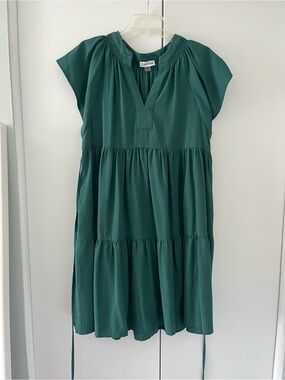 Calvin Klein Women’s Size 8 Teal Green Tiered V-Neck Short Dress
